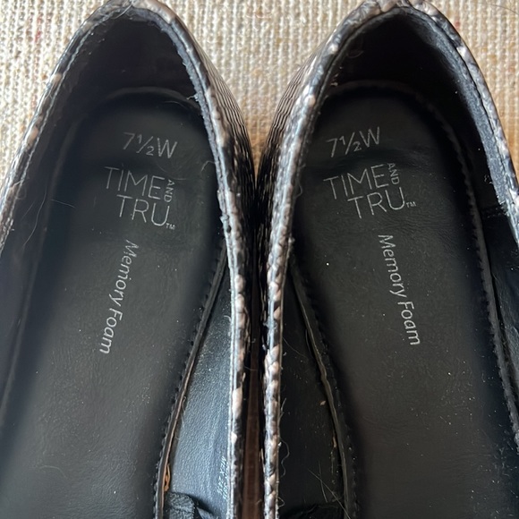 Time and Tru Women’s Flats - Picture 4 of 4